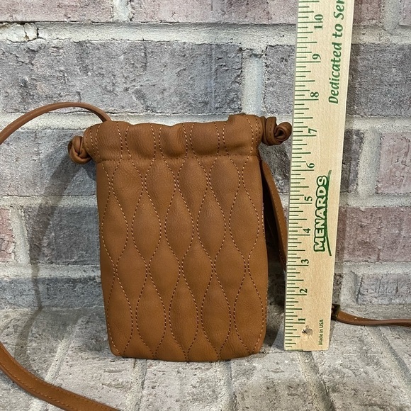 Crossbody 💙 - Picture 2 of 4